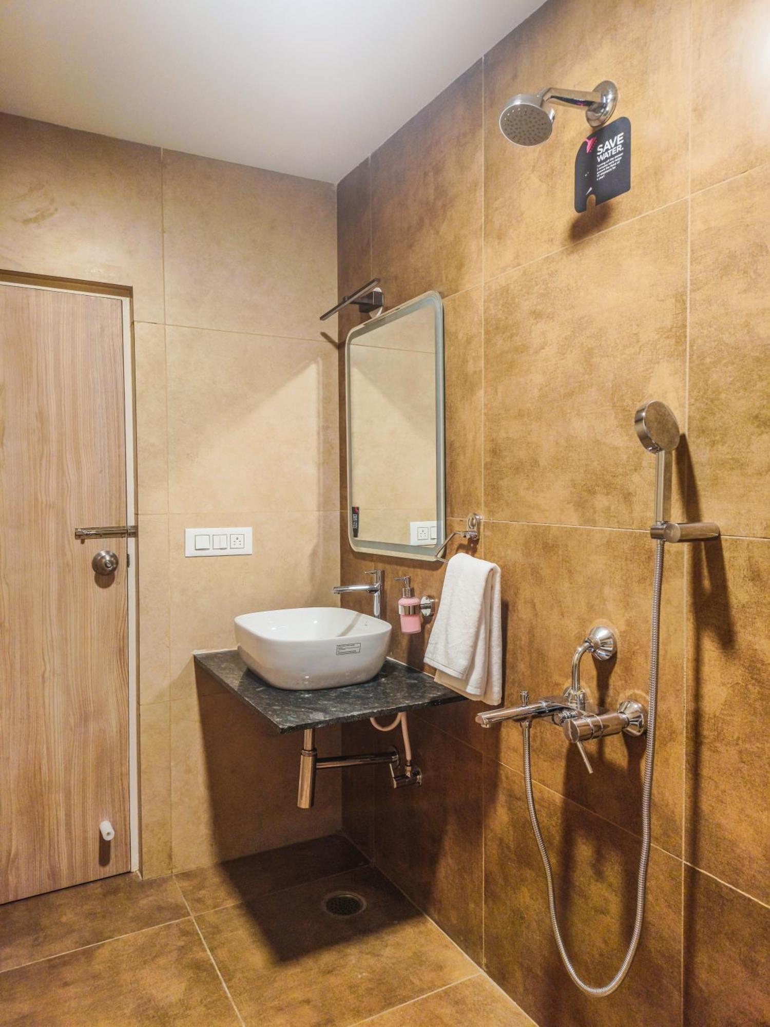Olive Hotel Millers Road By Embassy Group Bangalore Buitenkant foto
